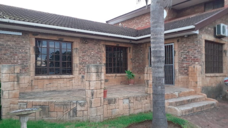 5 Bedroom Property for Sale in Campher Park Eastern Cape